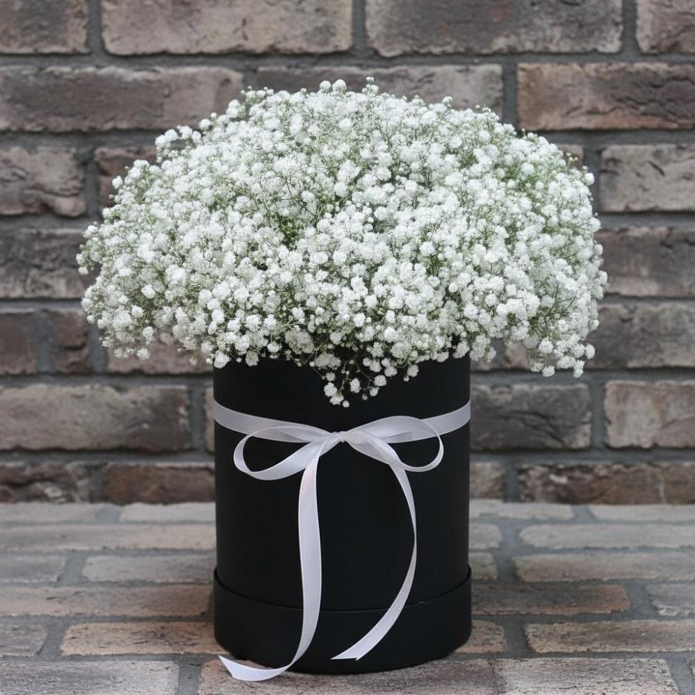 Цветочная композиция из Гипсофила в шляпной коробке в Ногинск-9