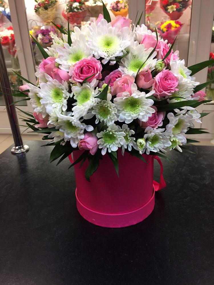 Цветочная композиция из Розы и Хризантемы в шляпной коробке в Ногинск-9