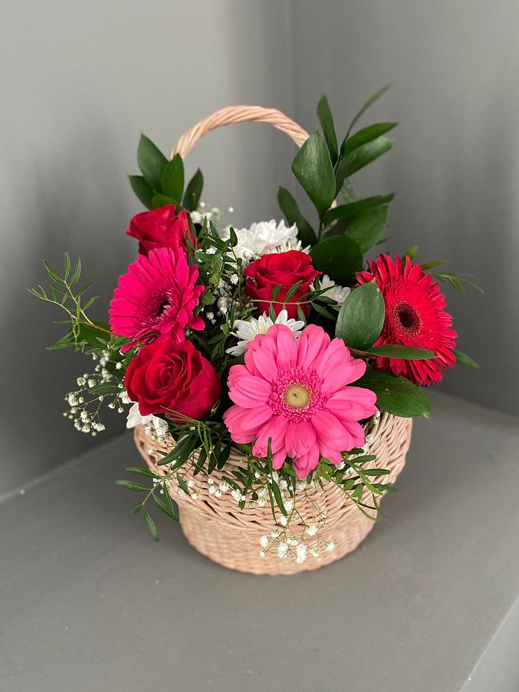 Цветочная композиция из Розы, Хризантемы и Герберы в корзине в Ногинск-9